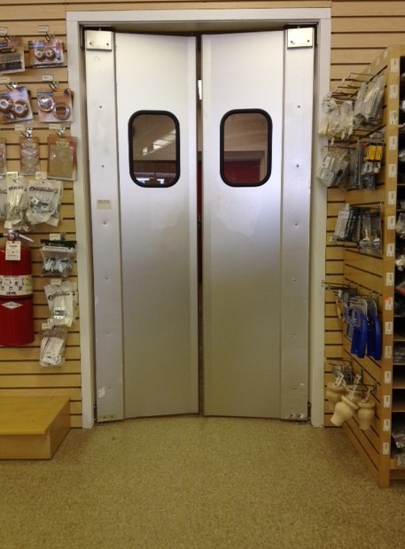 Aluminum Double Swinging Doors3